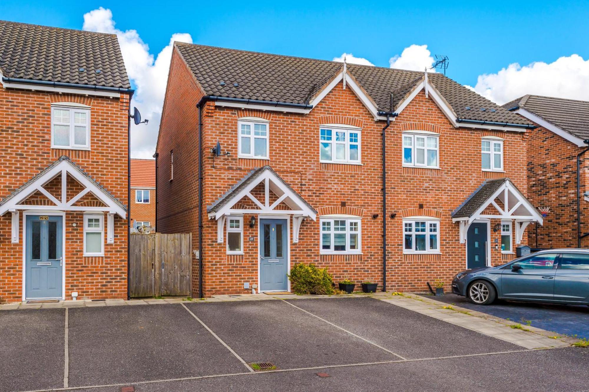 Modern Semi Detached In A Quiet Location, Driveway Parking Villa Ewloe Exterior photo