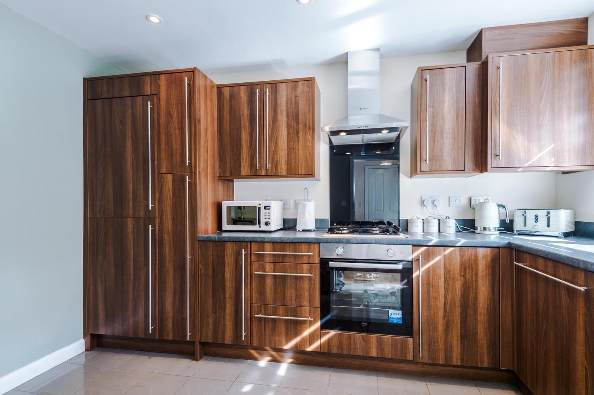 Modern Semi Detached In A Quiet Location, Driveway Parking Villa Ewloe Exterior photo