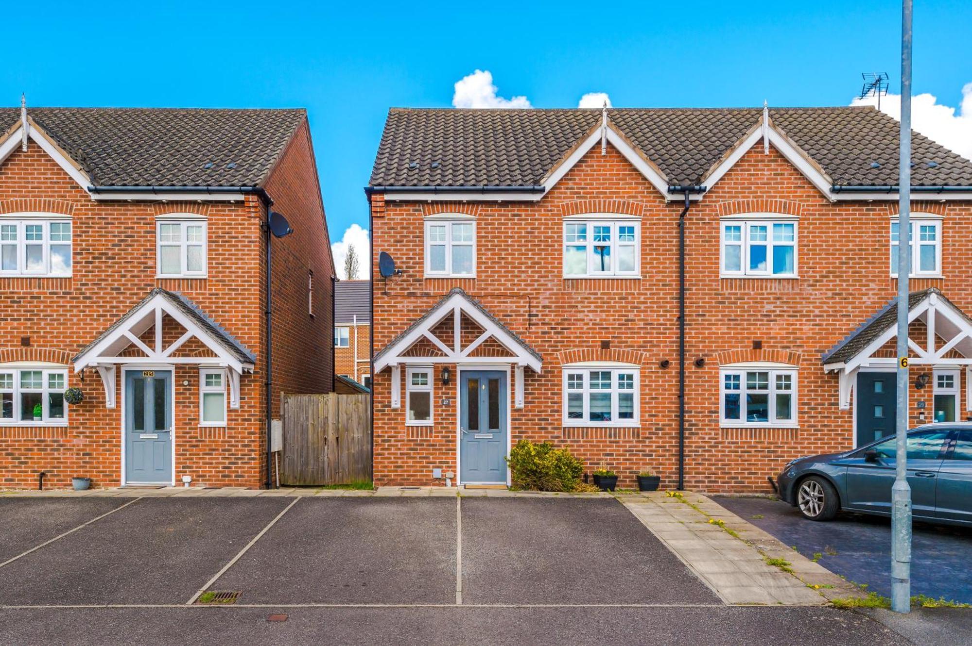 Modern Semi Detached In A Quiet Location, Driveway Parking Villa Ewloe Exterior photo
